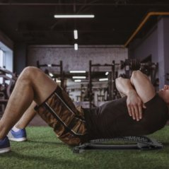 Pomůcka na protažení zad